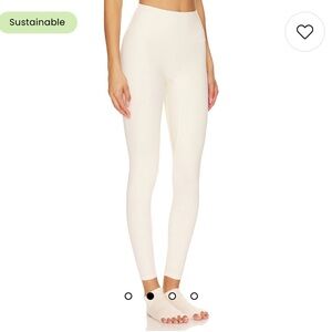FlowWell Callista 7/8 Legging in Bone White
WellBeing + BeingWell